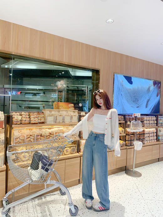 【折后再享2件88折】微信粉丝打折价！！天丝薄款弯刀牛仔裤 日常179.99/件 立减70 秒杀109.99/件！！ 商品图5