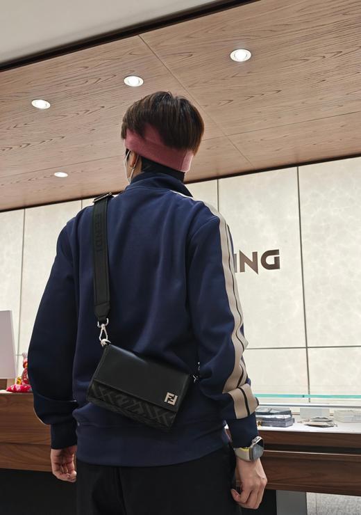 男款翻盖老花logo挎包011 商品图4