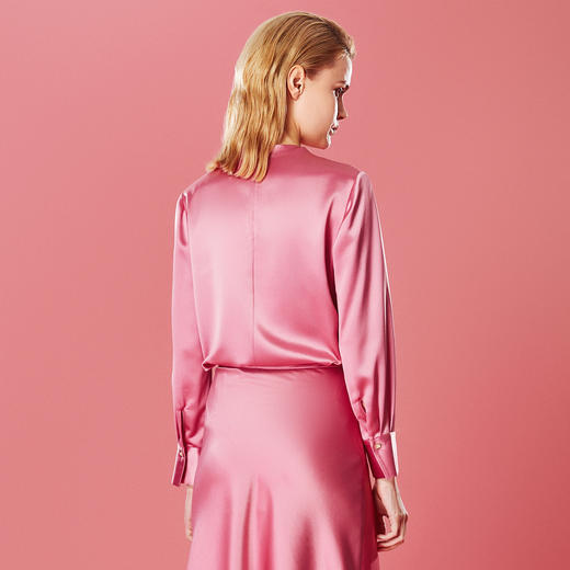 EITIE爱特爱秋季新款气质圆领直筒显瘦上衣7913604 商品图5