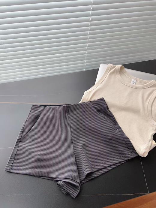 点此购买 Lululemon露露乐蒙Softstreme夏季女士螺纹短裤 bk 321818 商品图12