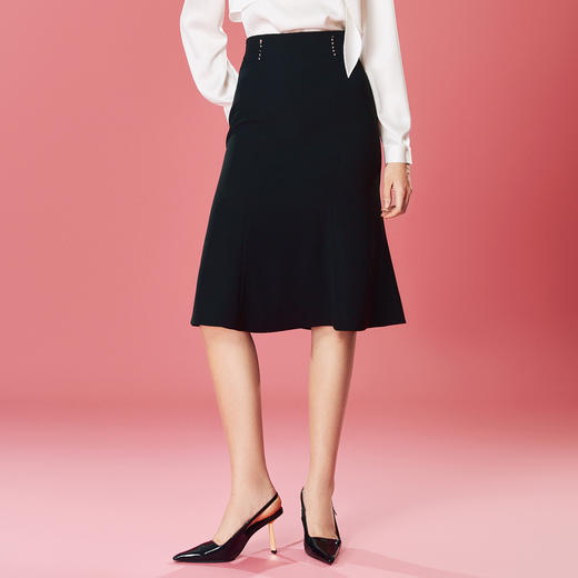 EITIE爱特爱秋季新款开叉包臀鱼尾高腰黑色显瘦优雅半身裙7906604 商品图2