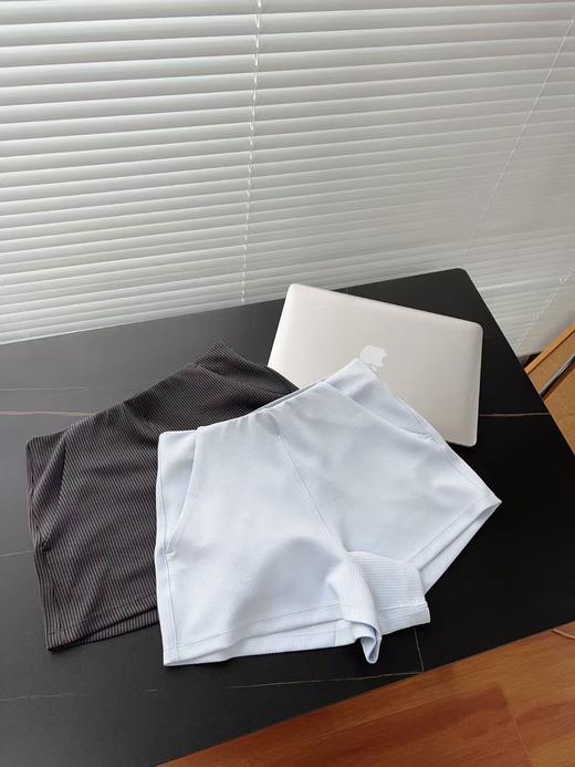点此购买 Lululemon露露乐蒙Softstreme夏季女士螺纹短裤 bk 321818 商品图10