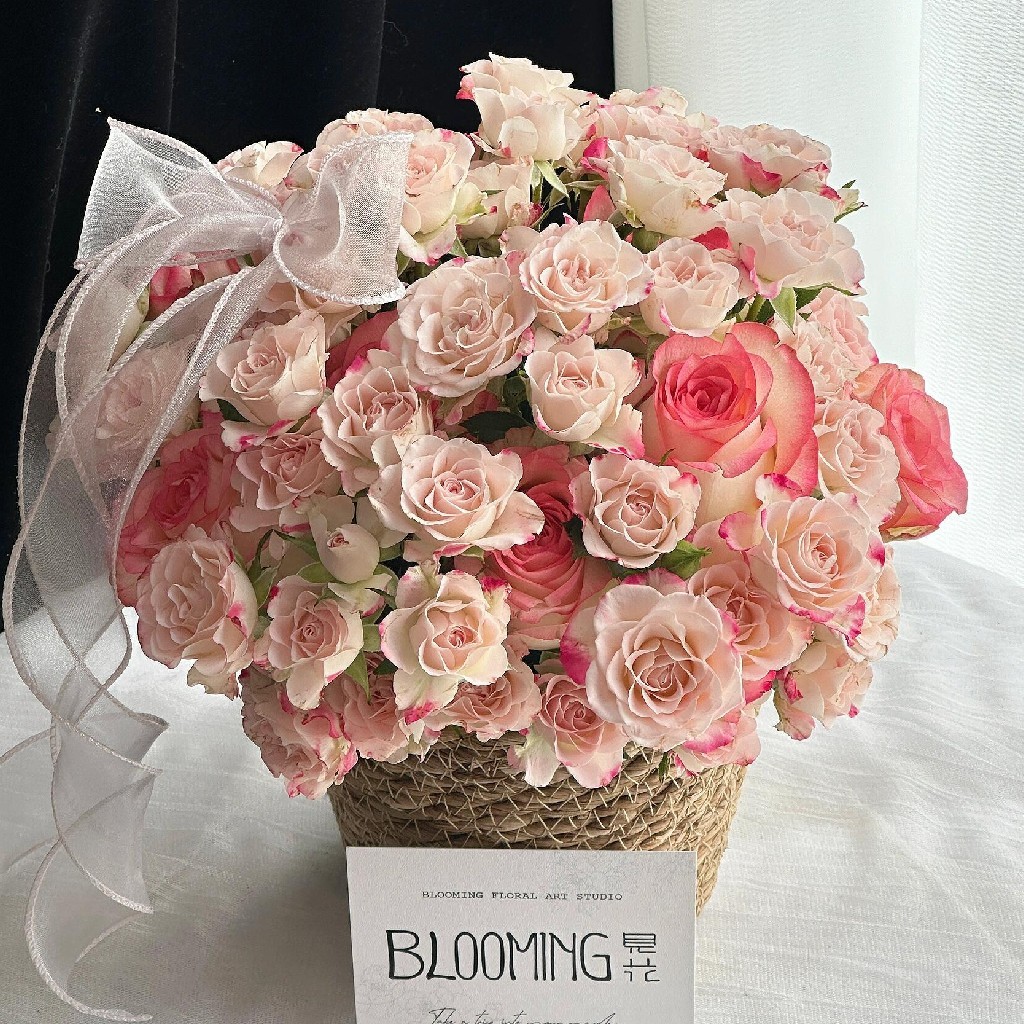 【甜蜜手捧花】AB级艾莎玫瑰10支+AB级折射多头玫瑰5支