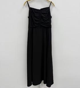 NC胸前压褶修身吊带连衣裙50419（黑）夏季152530200321