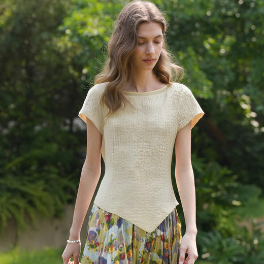 OLrain欧芮儿一字领法式肌理感T恤女夏季2025新款不规则短袖上衣 商品图3