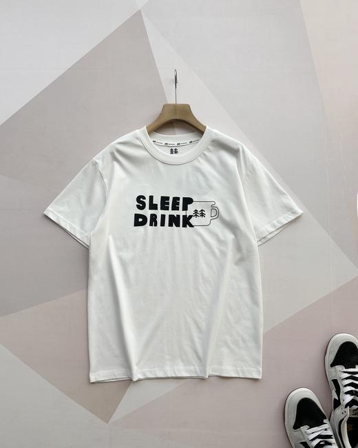 点此购买 可隆夏季男士山系户外休闲速干防晒透气抗菌圆领涂鸦印花宽松短袖T恤 jj 321883 商品图3