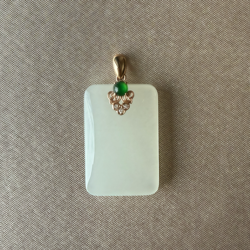 18K金和田玉（白玉）镶钻吊坠--无事牌/方牌14*21mm