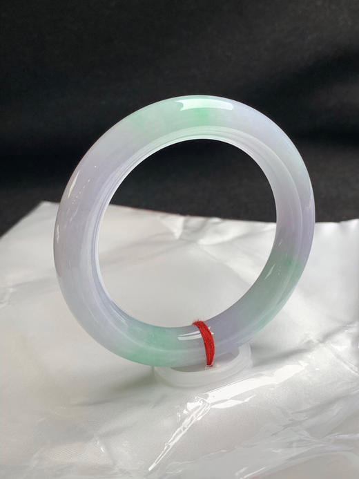 620279，54.7圈口，糯化春彩圆条福镯，清爽春带彩，紫底飘绿，细腻水润 商品图1