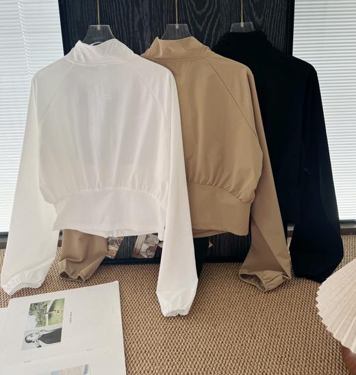 点此购买 Alo春夏季女士反光logo立领夹克防晒外套 md 321875 商品图1