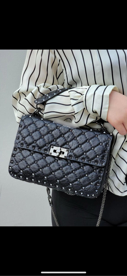 华伦天奴 中号 黑色 牛皮 铆钉 rockstud 链条包 商品图3