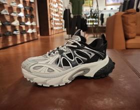 安踏夏季款户外休闲鞋轻便舒适透气女鞋122538807VS