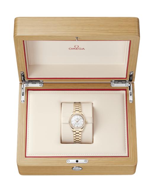 欧米茄海马系列Aqua Terra 30毫米女士腕表 Moonshine 18K金表壳搭配钻石表圈 商品图6