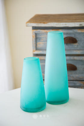 磨砂花瓶绿