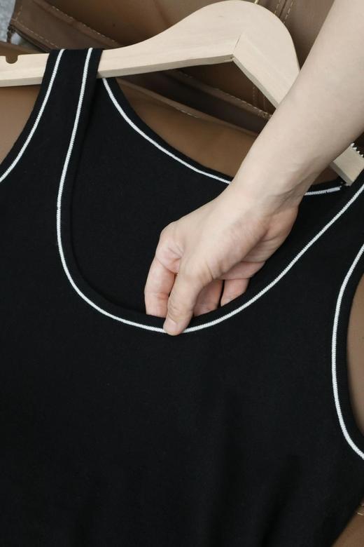 LPIUTY品牌直发！极简桑蚕丝羊毛背心 B017539 商品图8