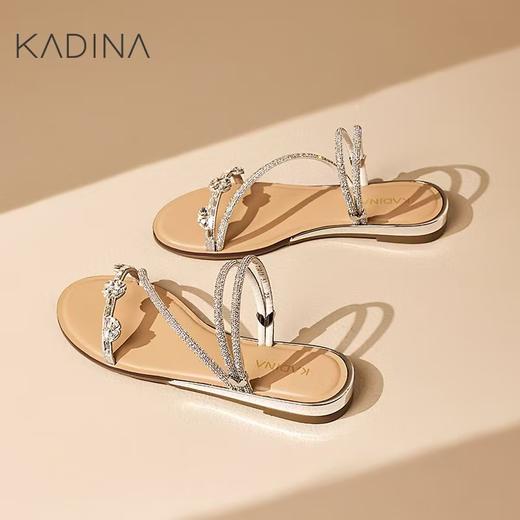 【KADINA】  AF3   卡迪娜2025春夏季新款平跟舒适钻链两穿女凉鞋KM251540 商品图0