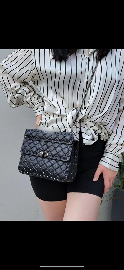 华伦天奴 中号 黑色 牛皮 铆钉 rockstud 链条包 商品图2