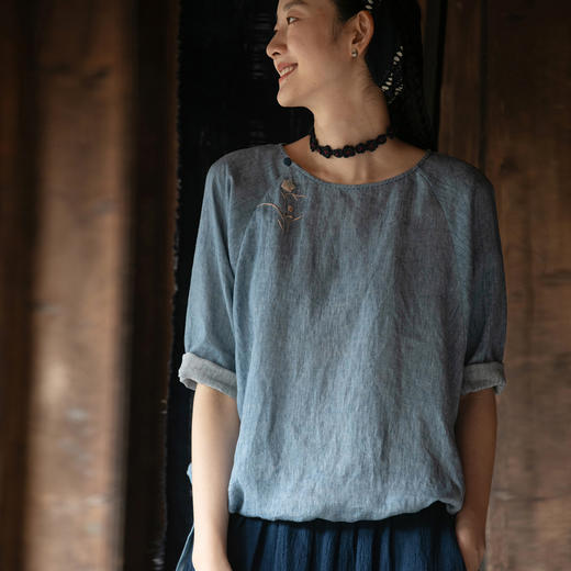 牧衣游原创 进口亚麻手工刺绣炒色套头衫轻薄抽绳七分袖上衣 境禾 商品图0