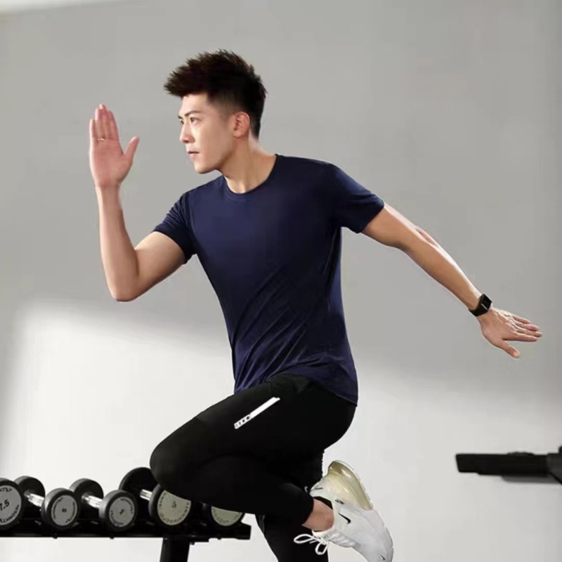 49.9元到手5件    男女夏季纯色宽松高弹速干衣  透气舒服不闷汗，简约舒适好版型，方格速干圆领T恤  MC-050