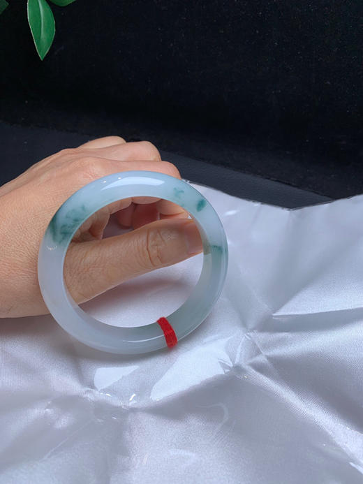 620274，58.6牛奶底飘花手镯，整条底妆特别秀气清新，花色清爽灵动 商品图5