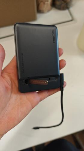 美能格支架充电宝黑色