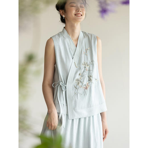 牧衣游原创 22姆米双宫绸手绣炒色真丝马夹复古新中式开衫 花事 商品图1