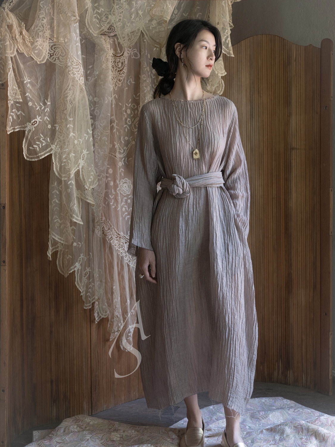 Jai 枯麦色肌理亚麻开罗长袍