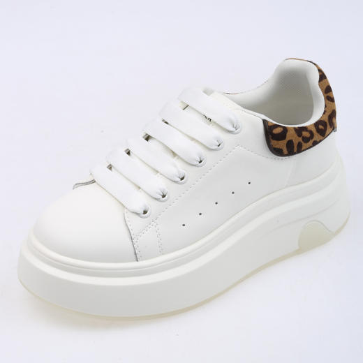 【千百度】BF千百度2025秋新款厚底增高小白鞋女单鞋A25470663 吊牌价999活动价799 商品图0