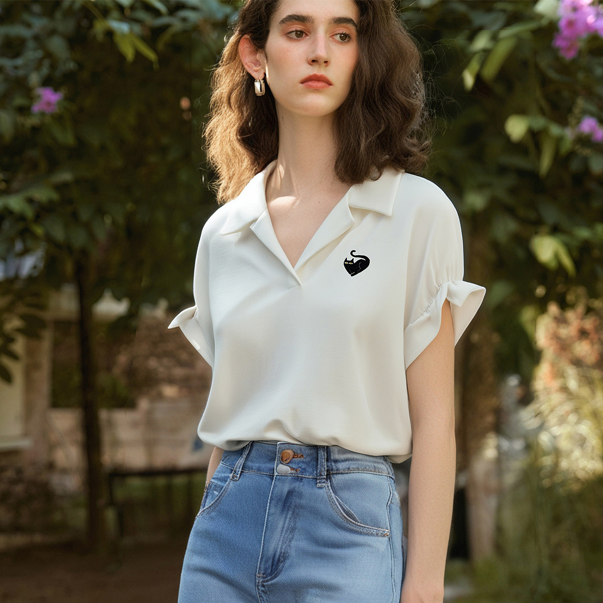 OLrain欧芮儿V领短袖刺绣图案POLO衫女夏季2025新款气质上衣