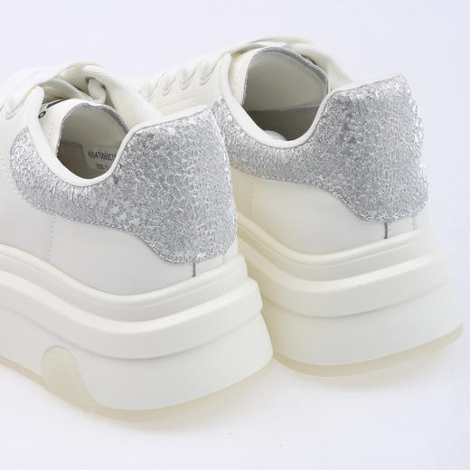 【千百度】BF千百度2025秋新款厚底增高小白鞋女单鞋A25470663 吊牌价999活动价799 商品图4