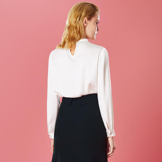 EITIE爱特爱气质圆领直筒显瘦上衣秋季新款7913610 商品图4