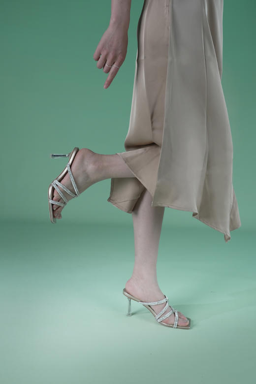 Westory25年夏季钻条羊皮垫拖鞋W25BJ6219112 商品图5