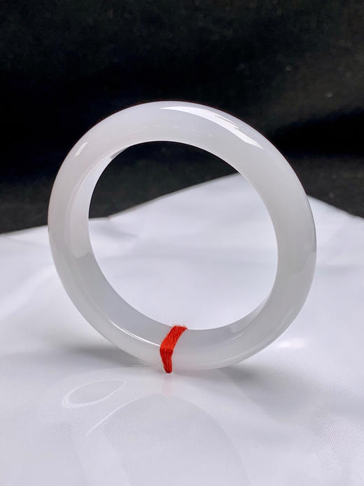 620291，51.6圈口，糯冰白月光正圈平安镯，底子清爽干净，非常细润 商品图2