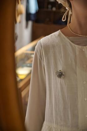 tamas 复古黑色胸针