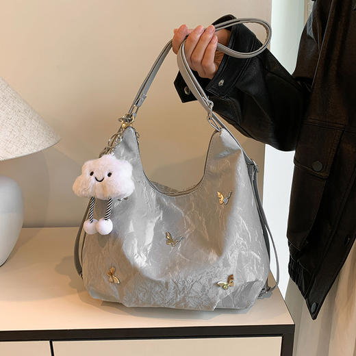 【赠送挂件！斜挎包】大容量包包女新款小众设计通勤多功能双肩单肩斜挎背包，可多种背法。ry 商品图4