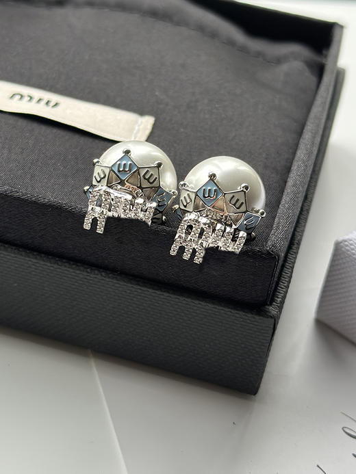现货 THS-无 缪家 满钻字母皇冠珍珠饰品耳钉 CU1313 商品图4