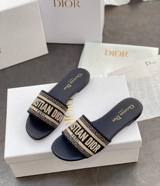 D加字母编织提花绣字纯皮平底方跟凉拖凉鞋 商品图11