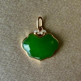 18K玫瑰金包镶和田玉（碧玉）镶钻吊坠--如意/异形10*14mm/菠菜绿