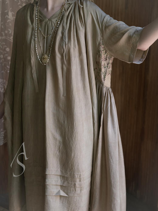 Maku  茶金色手织真丝刺绣法式褶皱连衣裙 商品图3