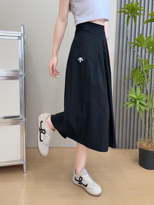 点此购买 迪桑特夏季通勤运动女士宽松梭织百褶半身裙 QK 322150 商品图7