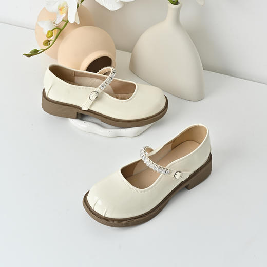 经典鲨2025秋季新品时尚百搭圆头水钻舒适通勤玛丽珍单鞋女KW119-537131 商品图3