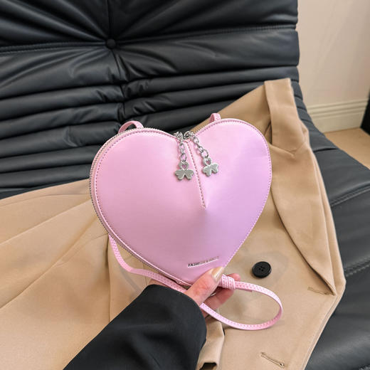 【爱心设计！百搭斜挎包】爆款时尚小众新款包包女网红爱心小众设计四季个性百搭斜挎包。ry 商品图8