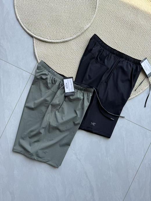 点此购买 始祖鸟夏季男士SHORT9轻量弹力速干短裤 jj 322139 商品图13