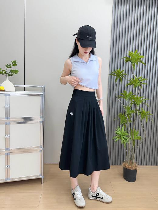 点此购买 迪桑特夏季通勤运动女士宽松梭织百褶半身裙 QK 322150 商品图5
