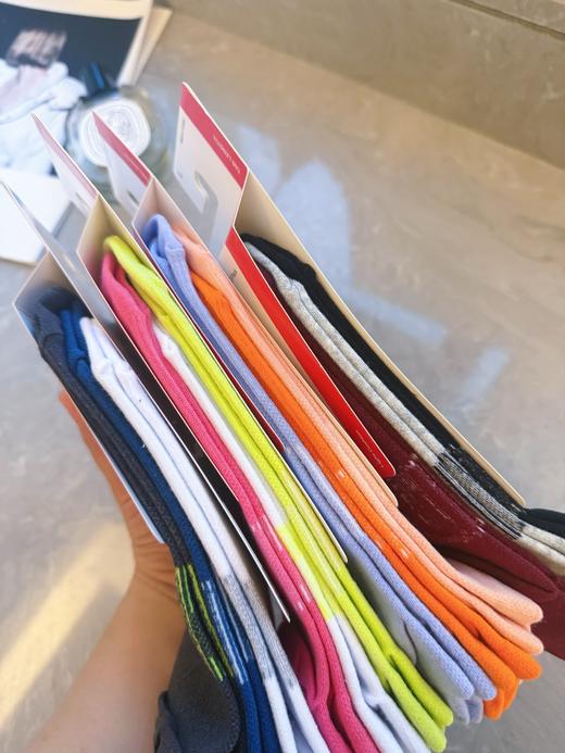 点此购买 lululemon露露女士提耳短袜 ye  322167 商品图13