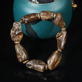 BC.UT6.20-7   马泥涝沉水(随行) ，23.28g