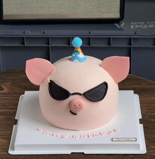 墨镜立体猪猪蛋糕 商品图0