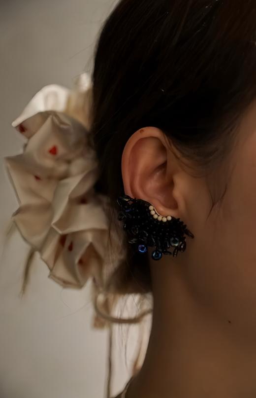 tamas 黑色复古串珠耳钉/耳夹 商品图0