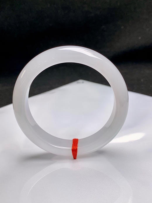 620291，51.6圈口，糯冰白月光正圈平安镯，底子清爽干净，非常细润 商品图3