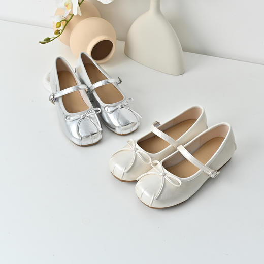 经典鲨2025年秋季新品气质甜美蝴蝶结舒适软底芭蕾舞单鞋女KW279-537161 商品图3