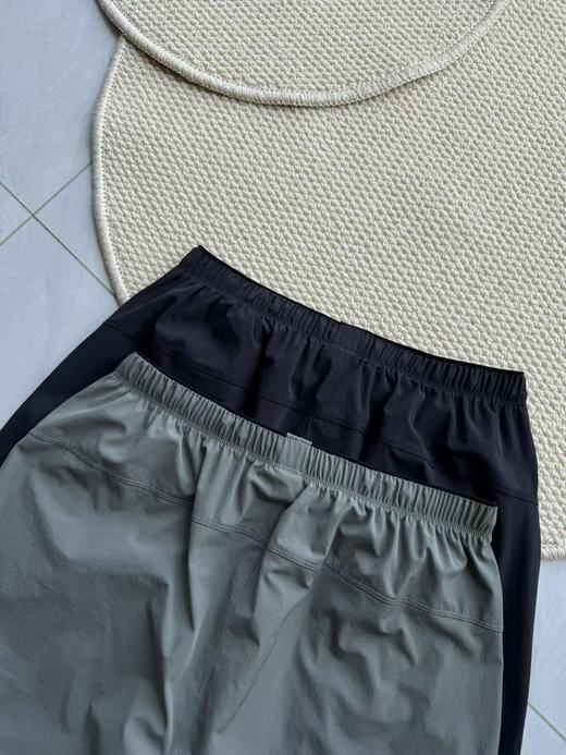 点此购买 始祖鸟夏季男士SHORT9轻量弹力速干短裤 jj 322139 商品图12